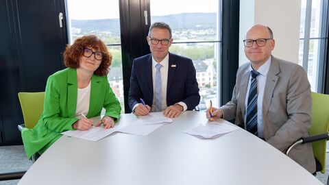 Unterzeichnung der Kooperation zwischen der Frankfurt UAS und Hessen Mobil