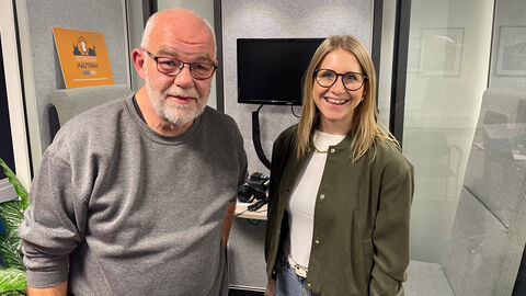 Horst Buchenau und Otshessen-News-Redakteurin Luisa Heinz