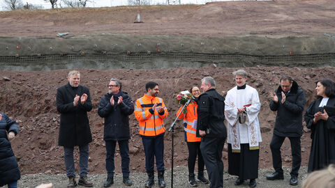 Feierlicher Tunnelanstich OU Mörlenbach 22 Die Tunnelpatin spricht ihre Grußworte