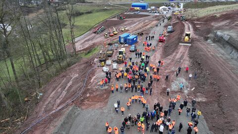 Feierlicher Tunnelanstich OU Mörlenbach 25 Drohnenaufnahme der Veranstaltung