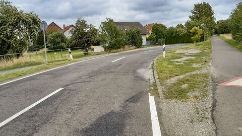 Kreisstraße 9 bei Wiesen