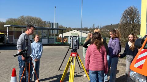 Girls Day 2025 bei Hessen Mobil 12 Girls Day 2025 bei Hessen Mobil