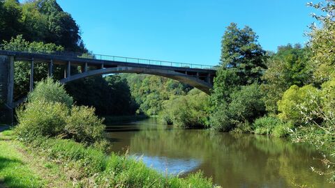 Lahnbrücke Gräveneck Bild der Lahnbrücke Gräveneck über einen Fluß