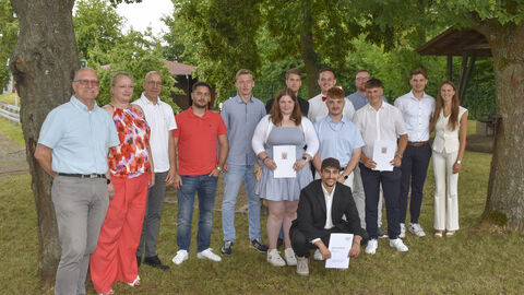 Freisprechungsfeier 2025 - 2 Gruppenfoto der Fachkräfte für Straßen- und Verkehrstechnik