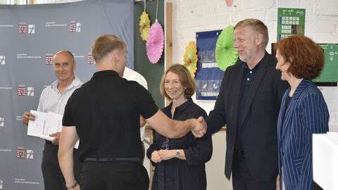 Freisprechungsfeier 2025 - 10 Zeugnisübergabe