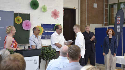 Freisprechungsfeier 2025 - 12 Zeugnisübergabe