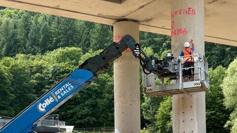 Pressetermin Baustelle Zeller Brücke 13 Sprenglöcher werden in die Brückenpfeiler gebohrt
