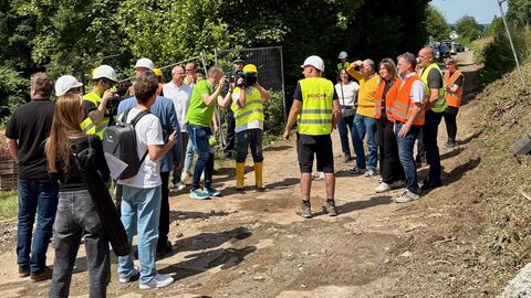 Pressetermin Baustelle Zeller Brücke 14 Presserunde am Rand der Baustelle
