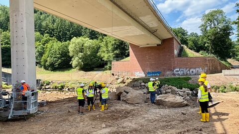 Pressetermin Baustelle Zeller Brücke 7 Baustellenbesichtigung mit einem Fernsehteam