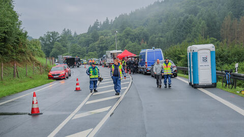 Sprengung Zeller Brücke - 15 Die B45 wurde vor der Sprengung gesperrt