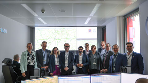Gruppenfoto mit Minister Manssori uns den Projektpartnern